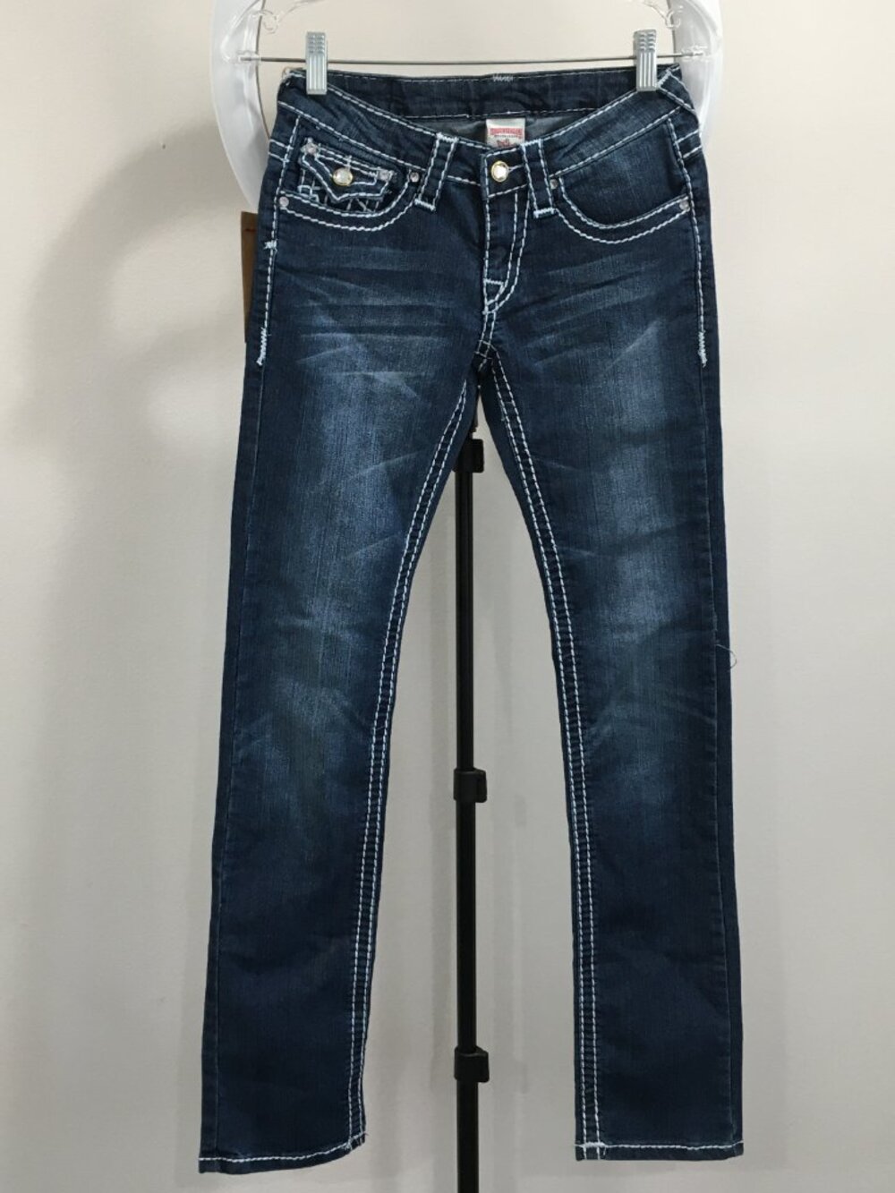 NWT TRUE RELIGION Medium/Dark Wash White Stitching 5 Pocket Joey Super T Jeans